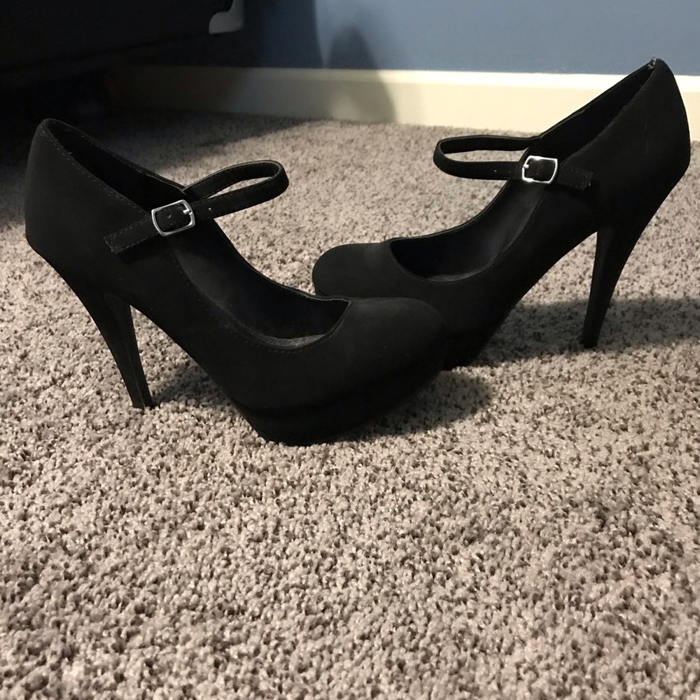 Charlotte Russe high heels! black size 8